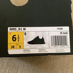 NMD BLACK SIZE 6 1/2”